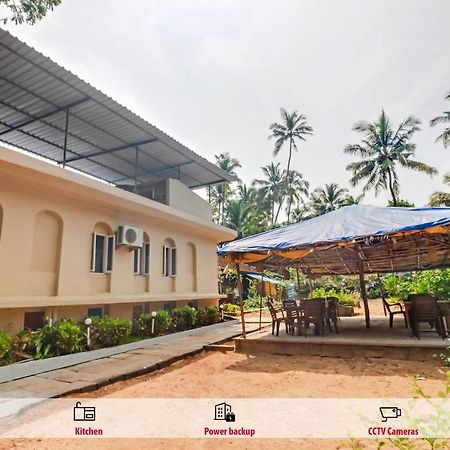 Oyo 18435 Calangute Beach Resort Buitenkant foto