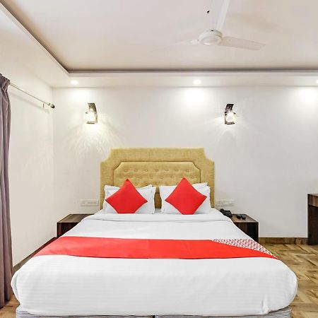 Oyo 18435 Calangute Beach Resort Buitenkant foto