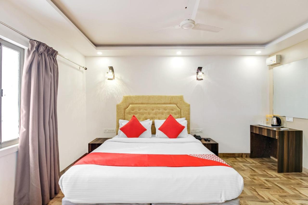 Oyo 18435 Calangute Beach Resort Buitenkant foto