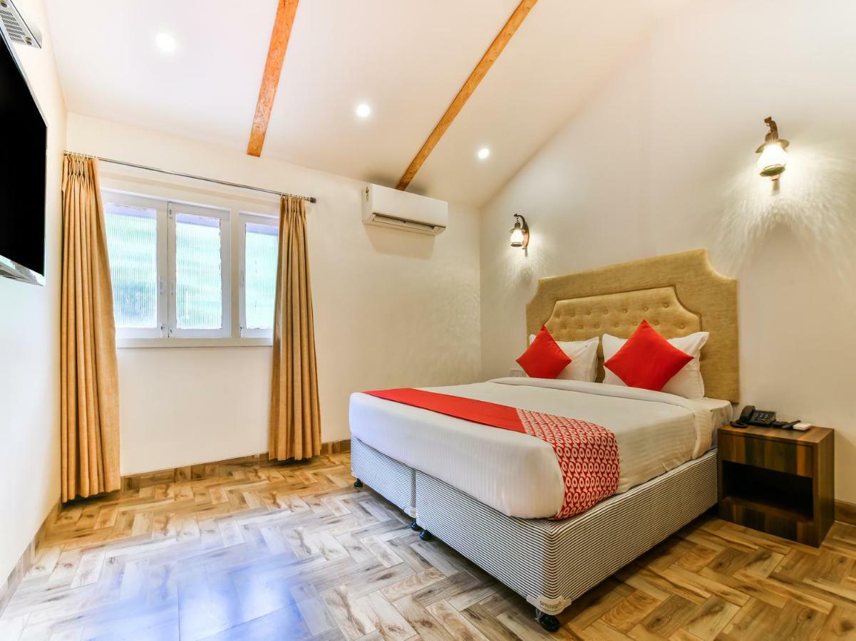 Oyo 18435 Calangute Beach Resort Buitenkant foto